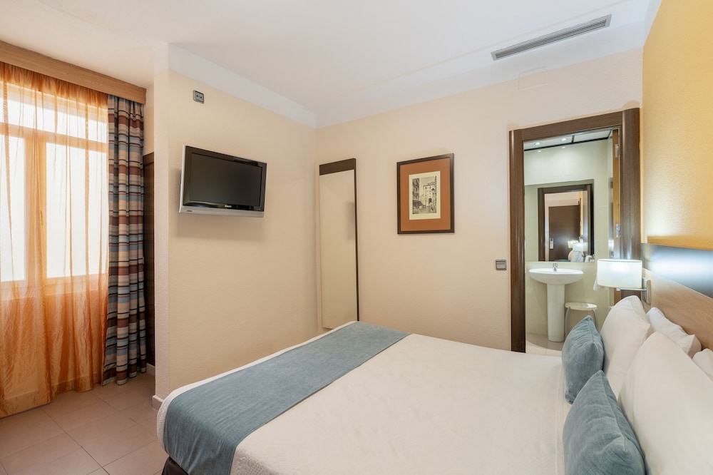 Standard Room - Photo 16