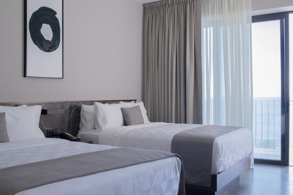Deluxe Double Room, 2 Double Beds, Ocean View - Photo 1