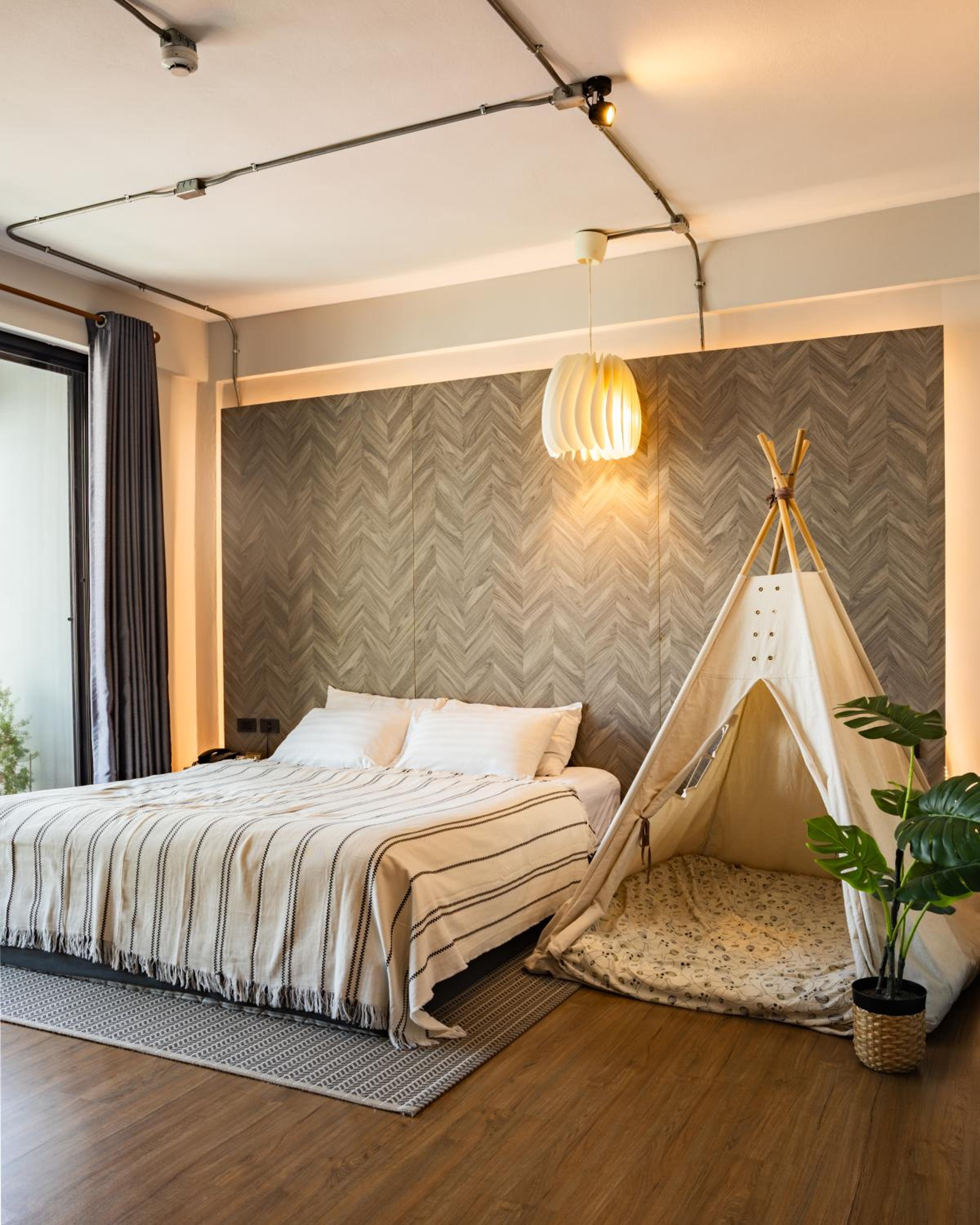 Superior King Room - Photo 1