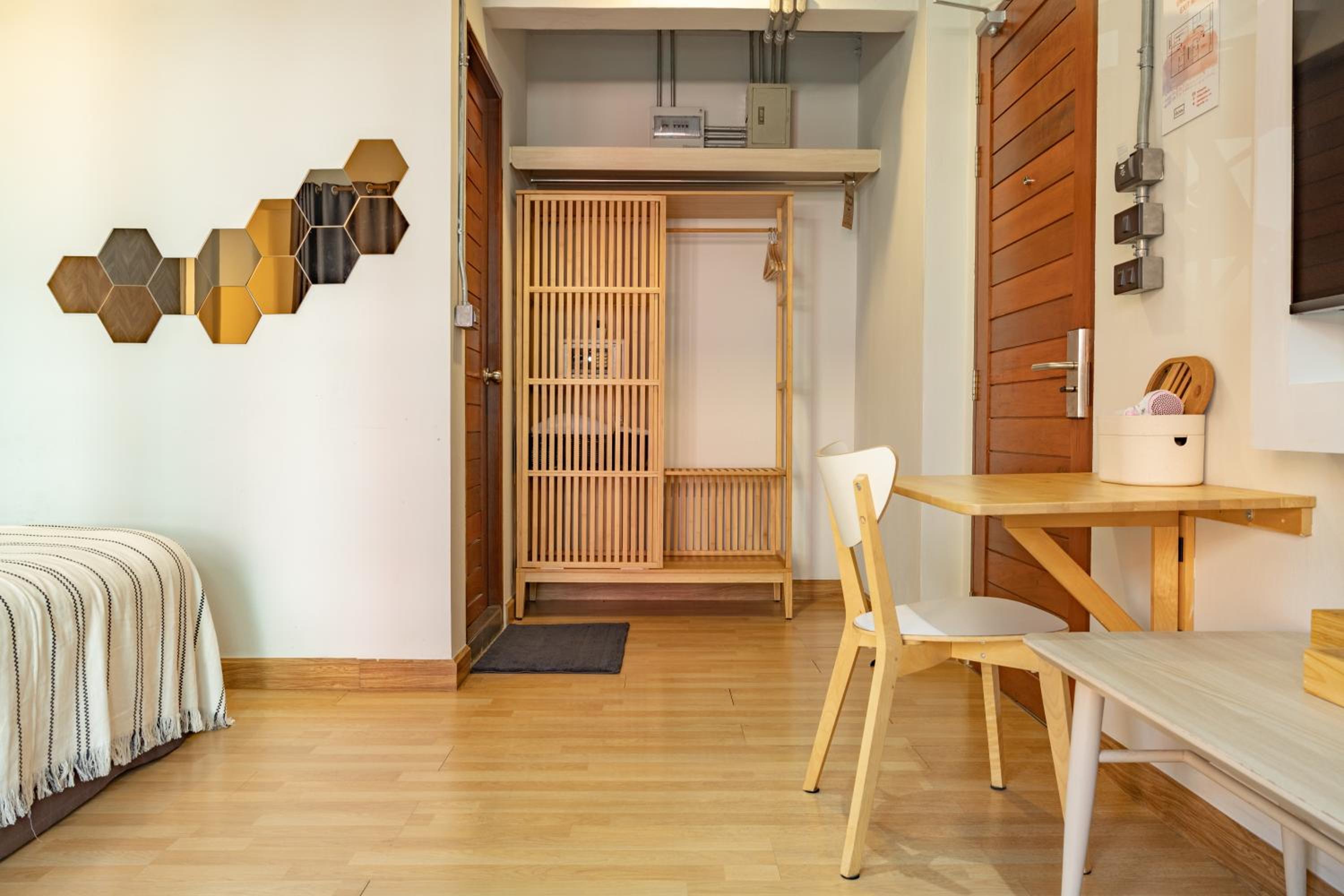Superior King Room - Photo 8
