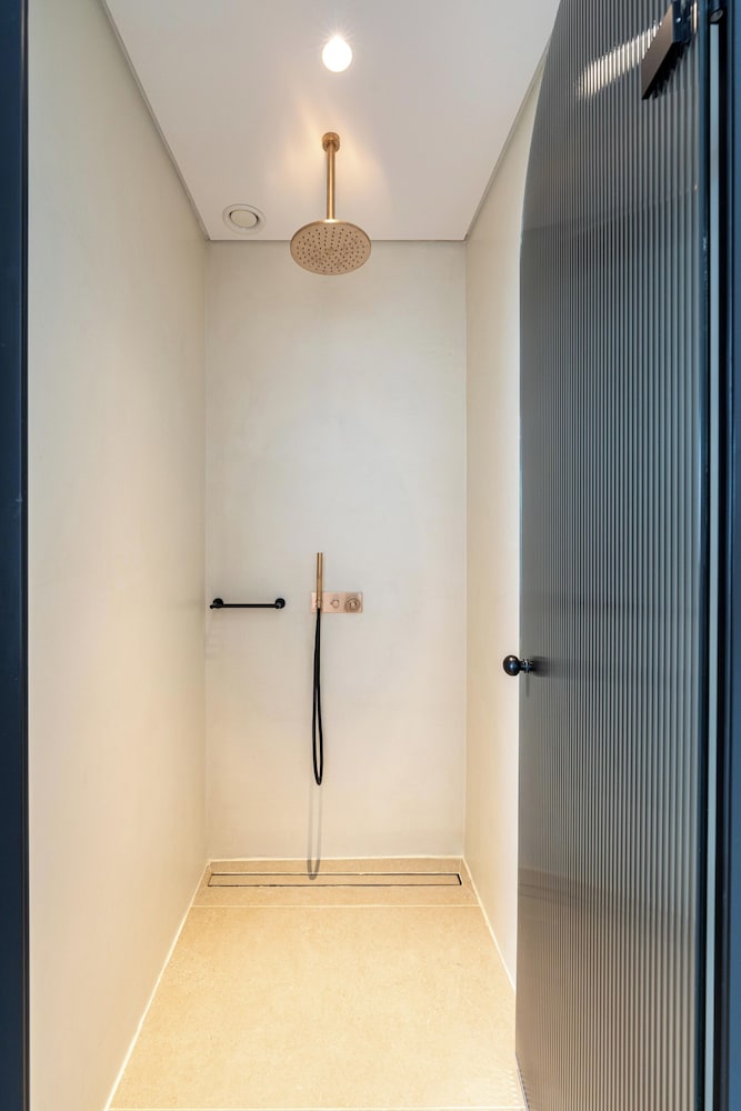 Deluxe Suite Sea View with Private Pool - Photo 5