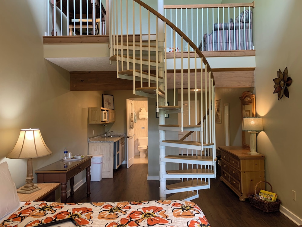Grand Suite, 2 Bedrooms, Balcony, Mountain View