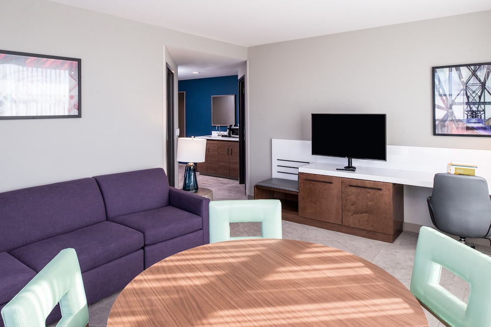 Suite, 2 Bedrooms photo 1