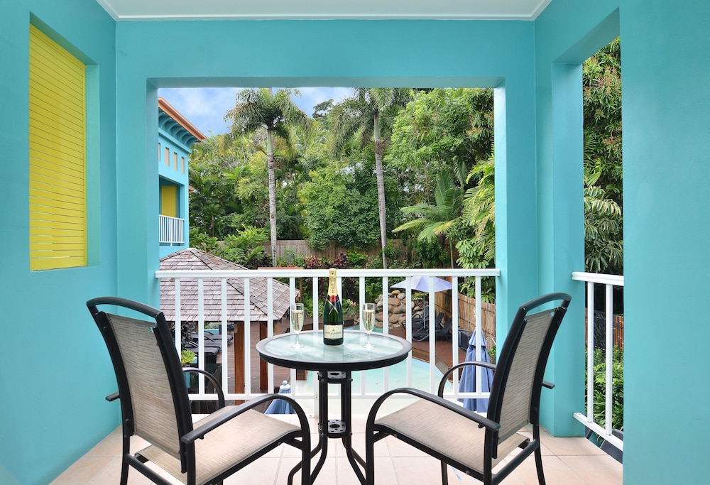 1 Bedroom Apartment (Adults Only) - Photo 11