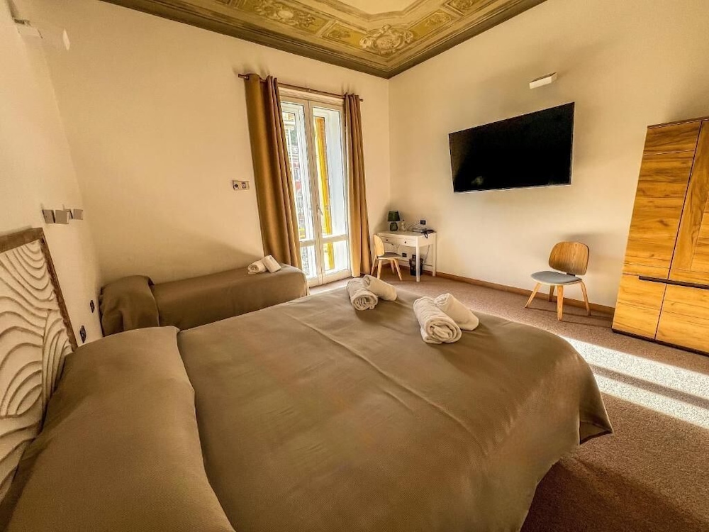 Panoramic Triple Room