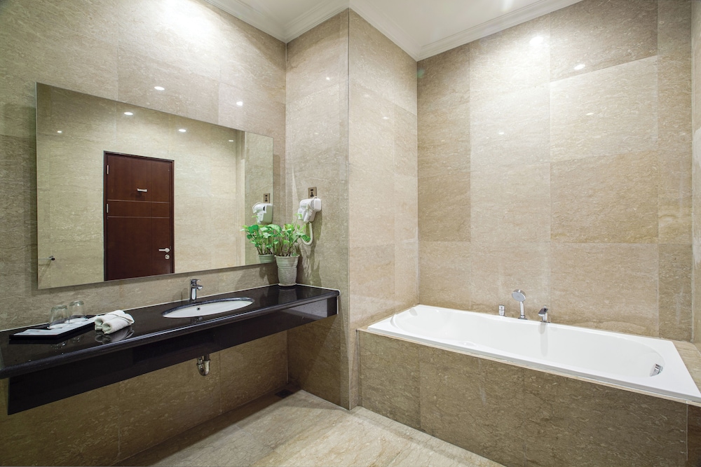 Suite Room - Photo 4