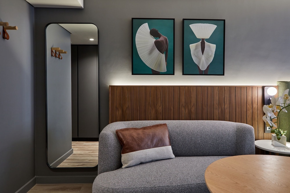 Standard City Room - Photo 2