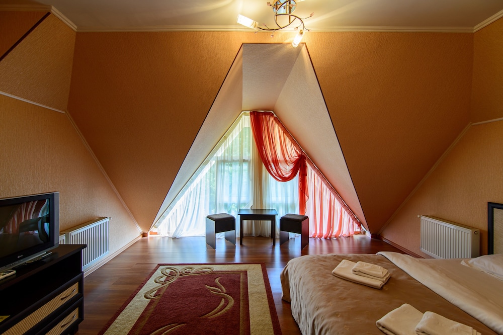 Standard Double or Twin Room photo 3