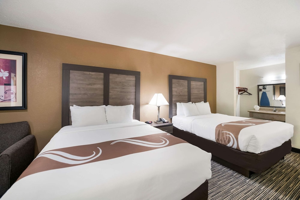 Standard Room, 2 Queen Beds, Non Smoking - Photo 2