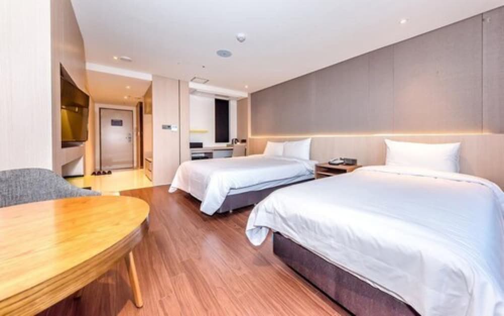 Deluxe Twin Room - Photo 3