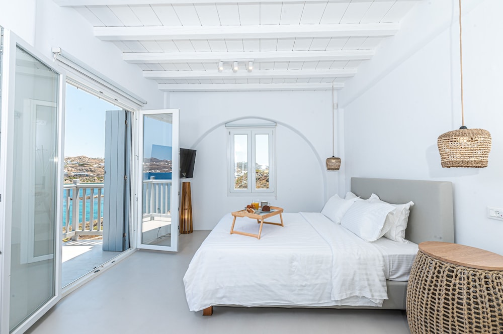 Luxury Villa, 4 Bedrooms, Private Pool, Sea Facing (1)