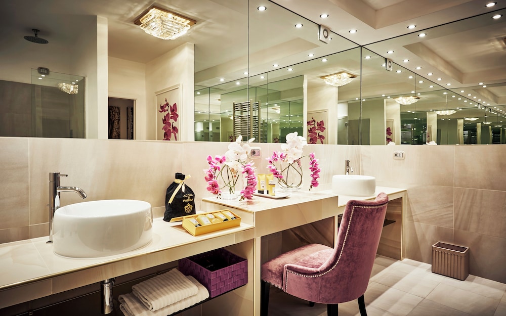 Executive Double Room, Kitchenette - Photo 5