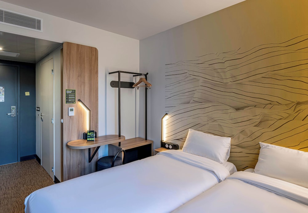 Twin Room, Non Smoking - Photo 5
