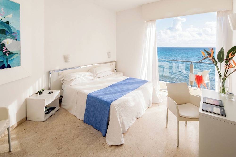 Panoramic Double or Twin Room, Sea Facing (Belvedere)