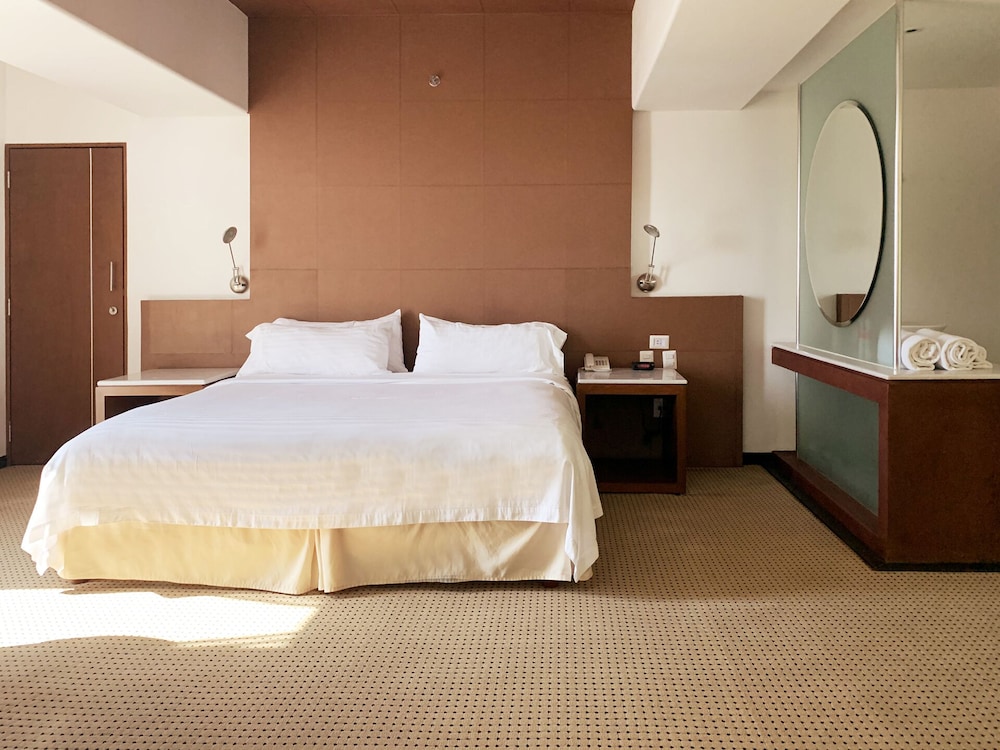 Executive Room, 1 King Bed photo 3