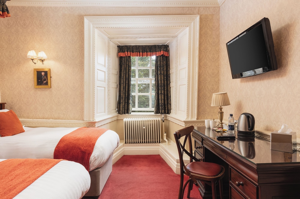 Castle Twin Room - Photo 3