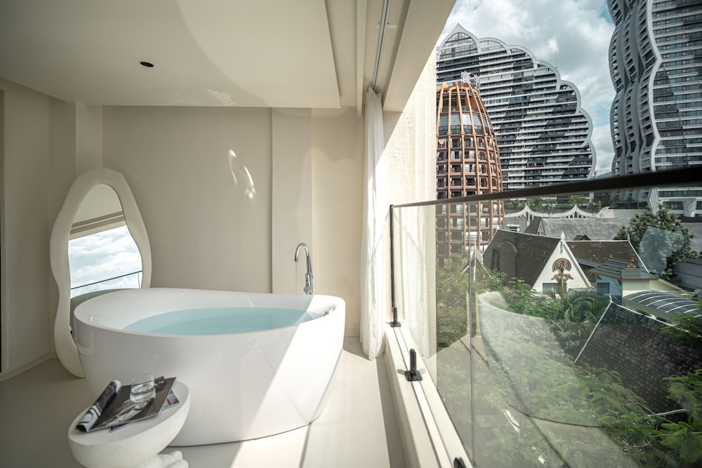Comfort Double Room, City View
