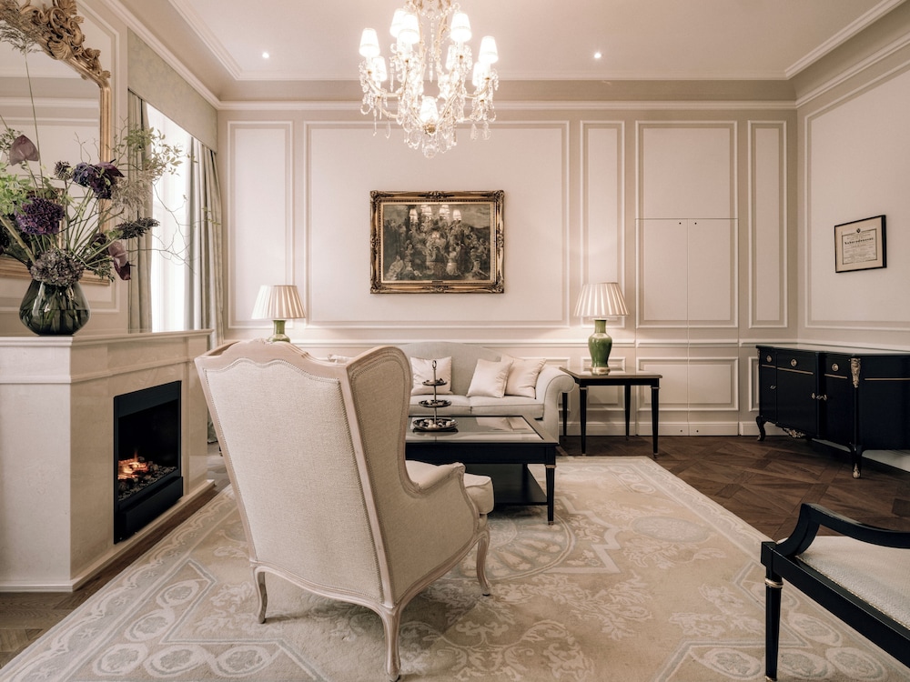Signature Suite