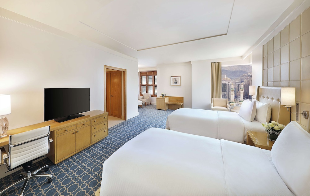 Deluxe Room, Multiple Beds, Non Smoking