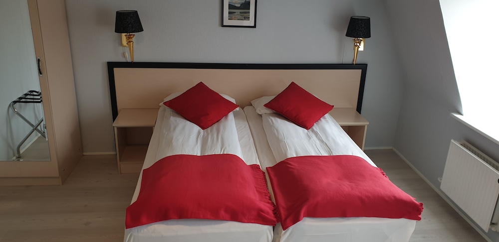 Standard Double Room, Small Bathroom, note stairs to the floor