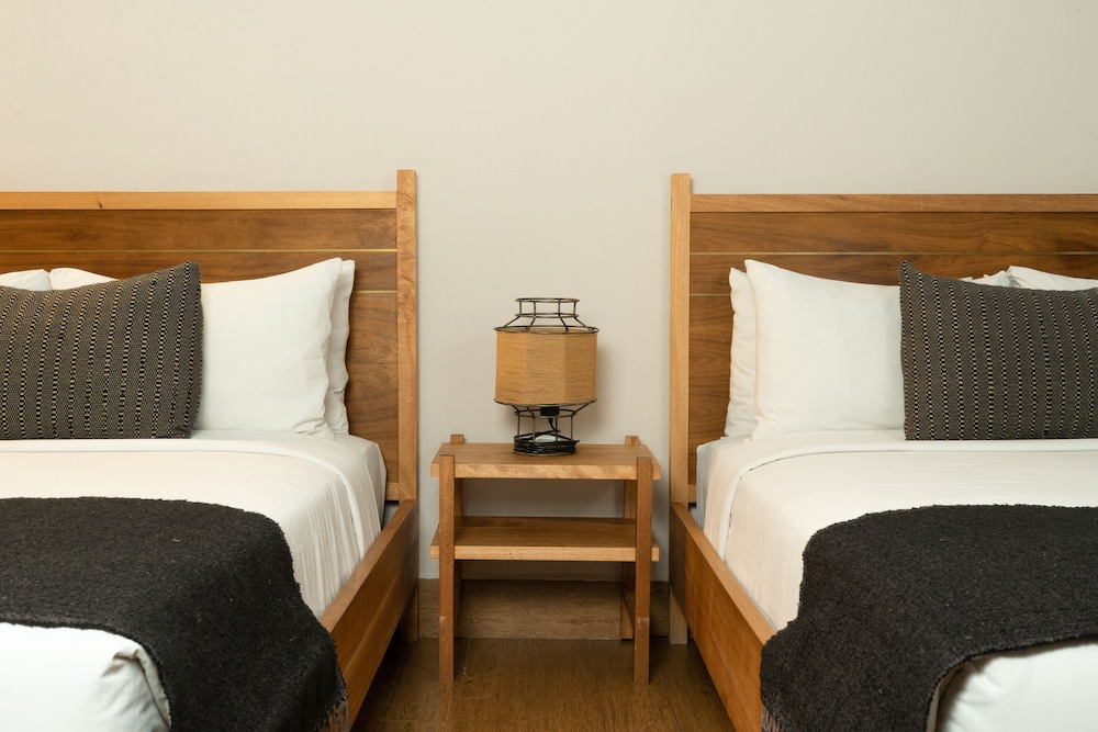 Classic Room, 2 Double Beds - Photo 10