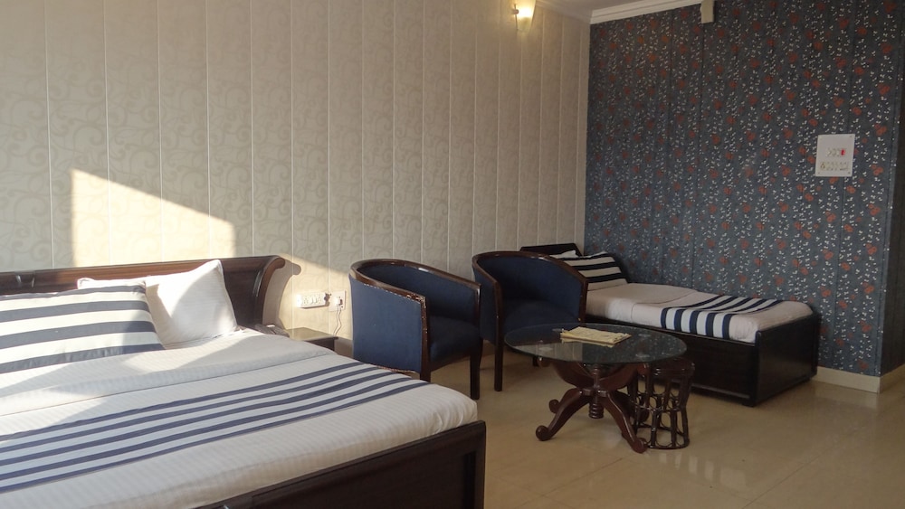 Deluxe Room - Photo 8