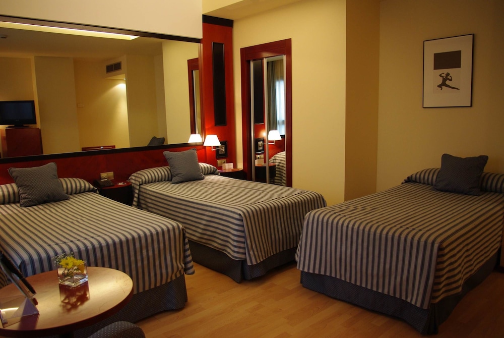 Triple Room (2 adults and 1 kid) photo 2