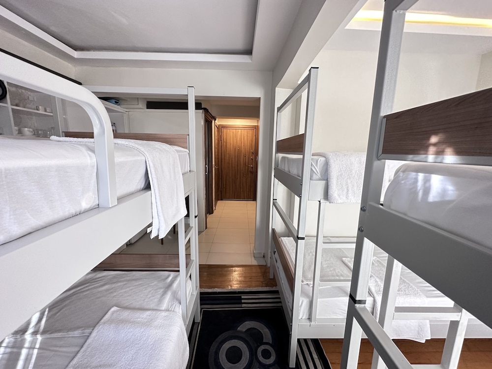 Comfort Shared Dormitory, Mixed Dorm, Non Smoking, City View photo 2