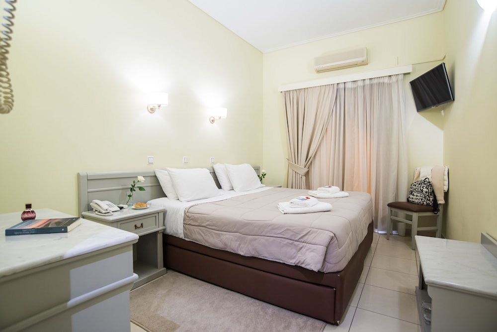 Economy Double Room - Photo 8