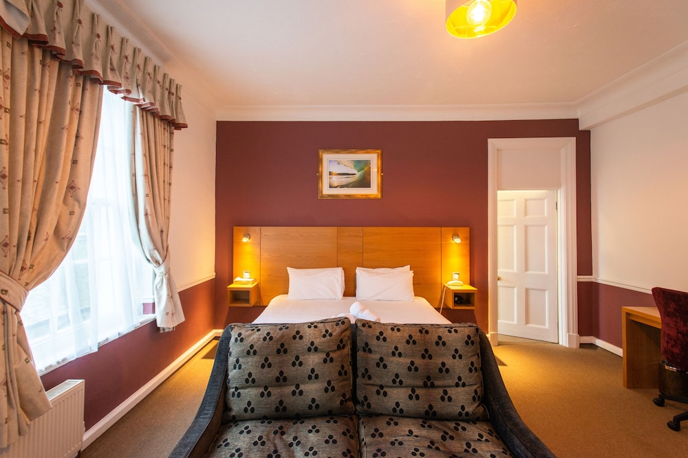 Deluxe Double or Twin Room, 1 King Bed with Sofa bed photo 2