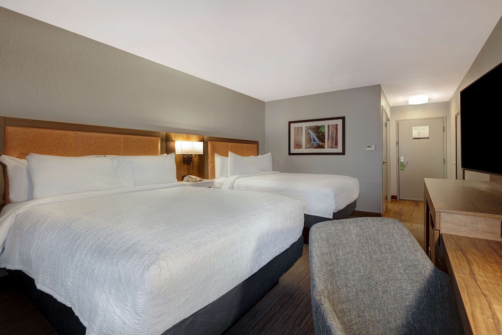 Two double beds non smoking photo 2
