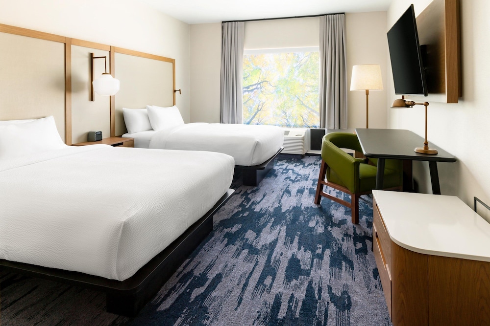 Standard Room, 2 Queen Beds (Mobility/Hearing Access, Roll-In Shwr) - Photo 4