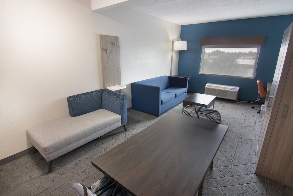 Suite, 1 Bedroom, Transfer Shower, Non Smoking (Mobility, Transfer Shower) photo 2