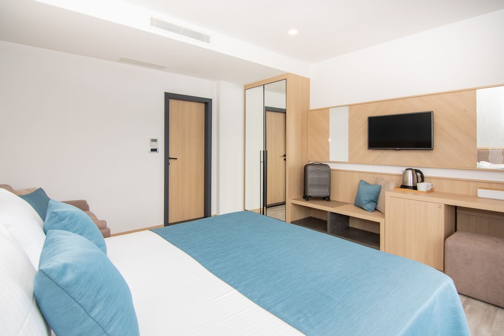 Standard Triple Room - Photo 4