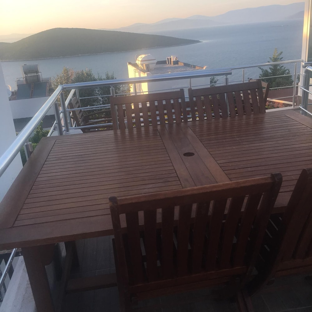 Villa photo 1