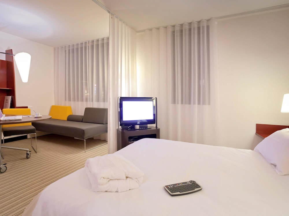 Executive Suite, Multiple Beds - Photo 3