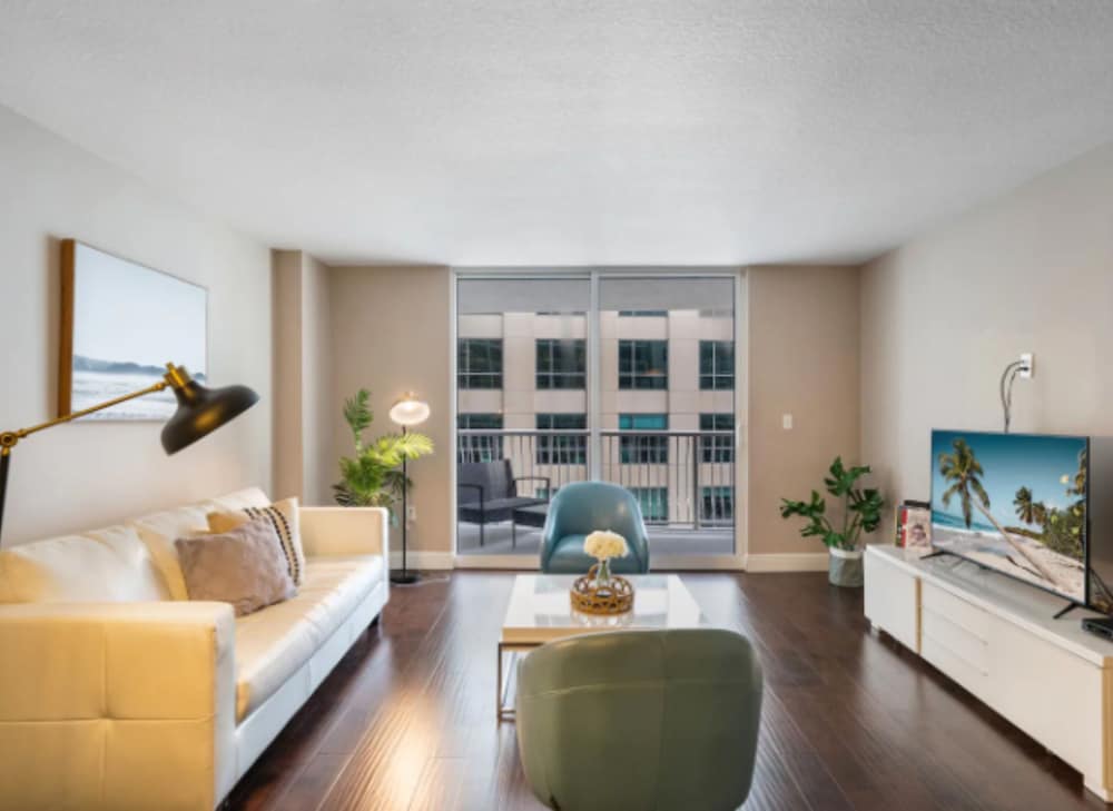 Basic Apartment photo 2