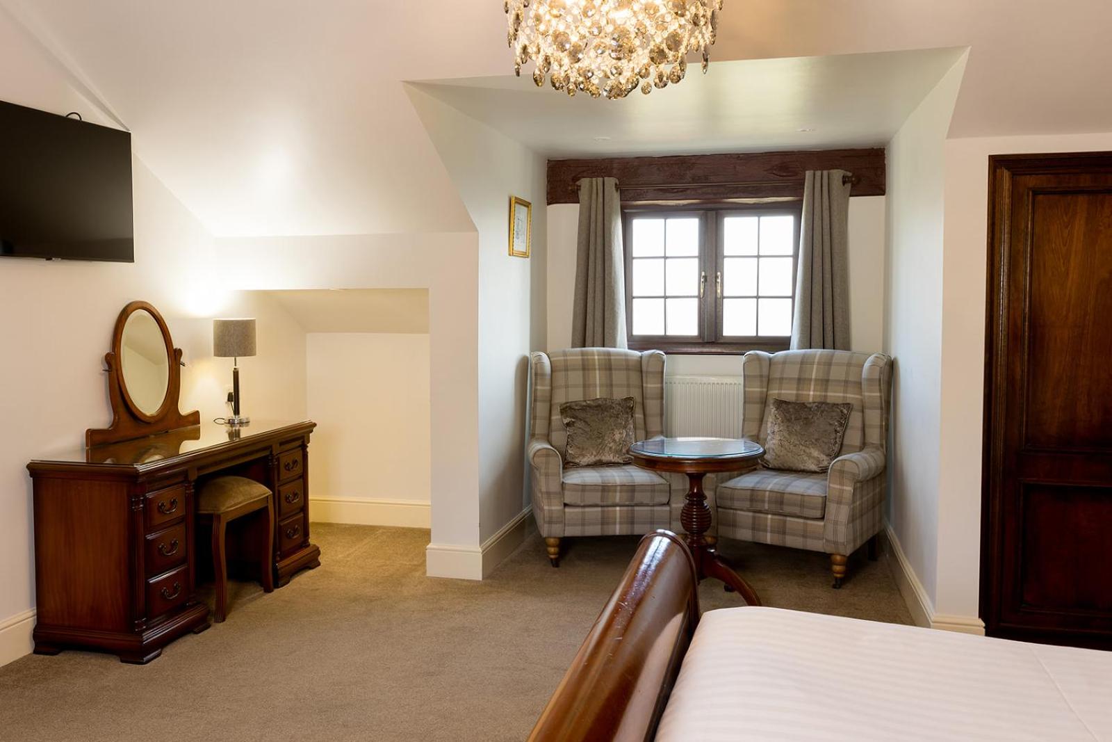 Large Double Room - Photo 1