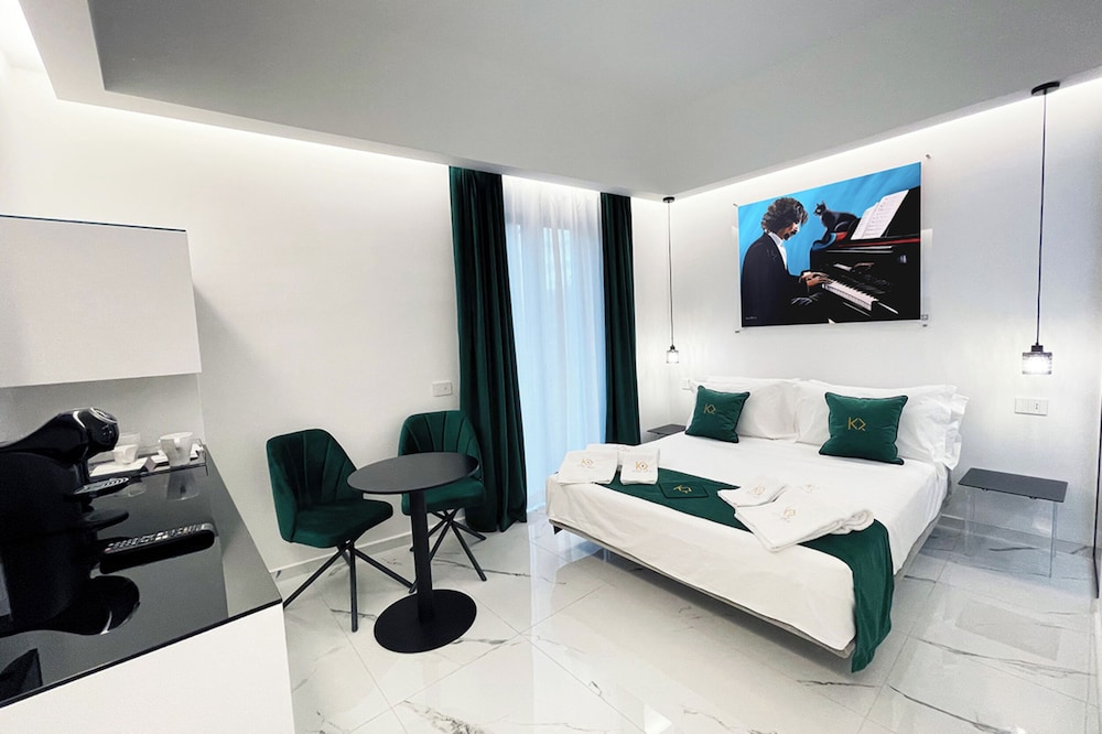 Deluxe Room, 1 Queen Bed, Non Smoking, Balcony