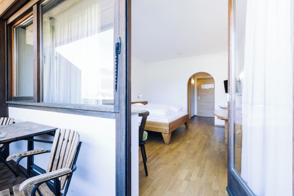 Standard Double Room, Garden View - Photo 3