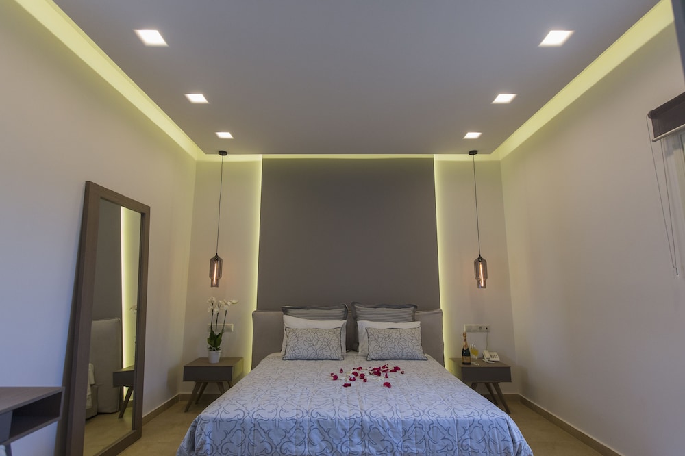 Honeymoon Suite