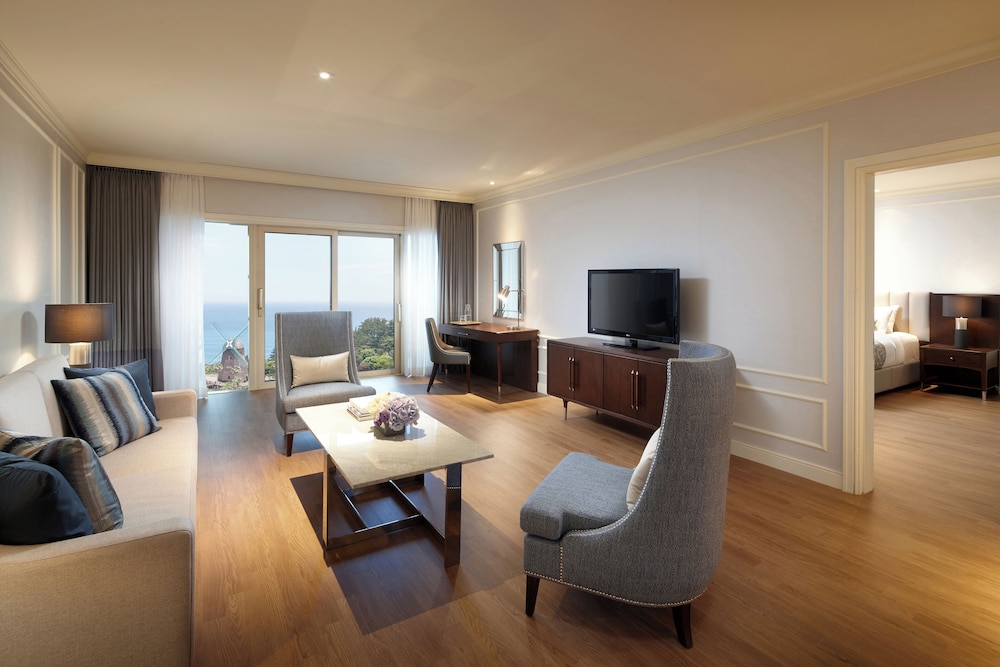 PREMIER OCEAN SUITE FAMILY TWIN - Photo 1