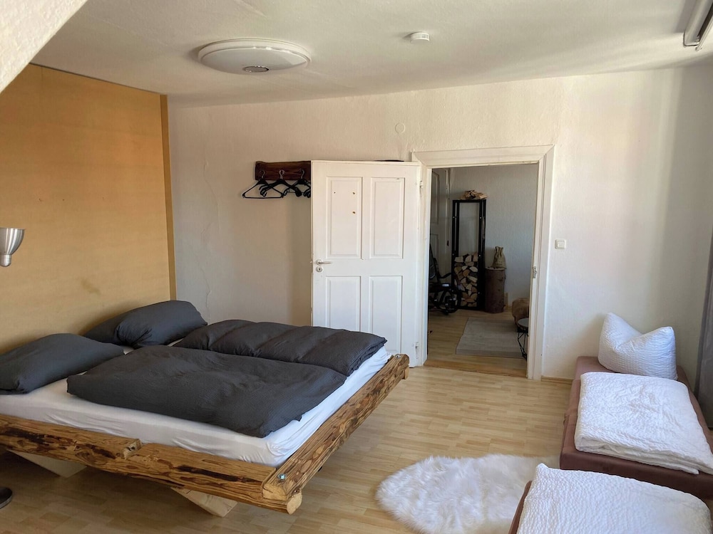 Room, 2 Bedrooms
