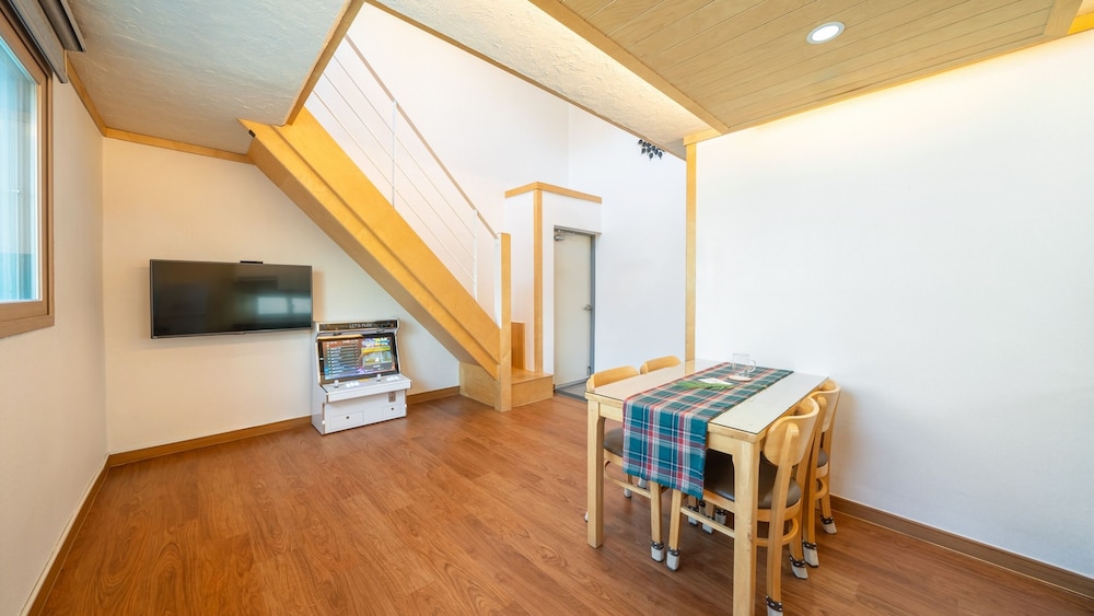 Basic Room, 1 Bedroom (Lavender(Duplex/Spa)) - Photo 2