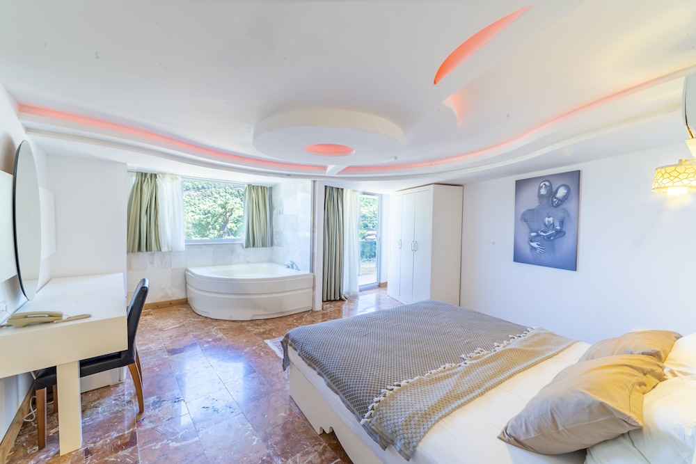 Classic Triple Room photo 1
