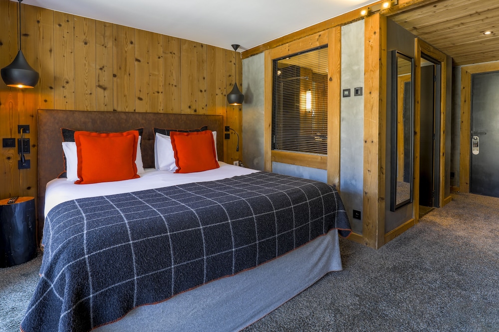 Deluxe Suite - Photo 6