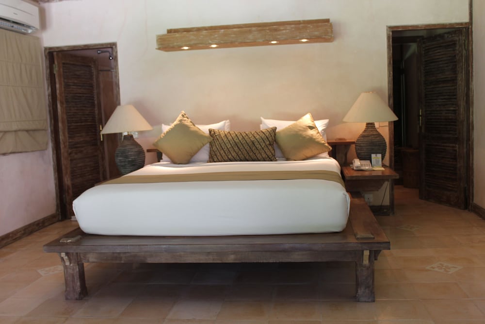 Puri Sienna Four Bedrooms Villa With Two Private Pool photo 2