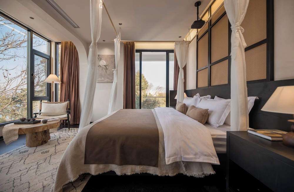 Junior Double Room, Balcony, Mountain View