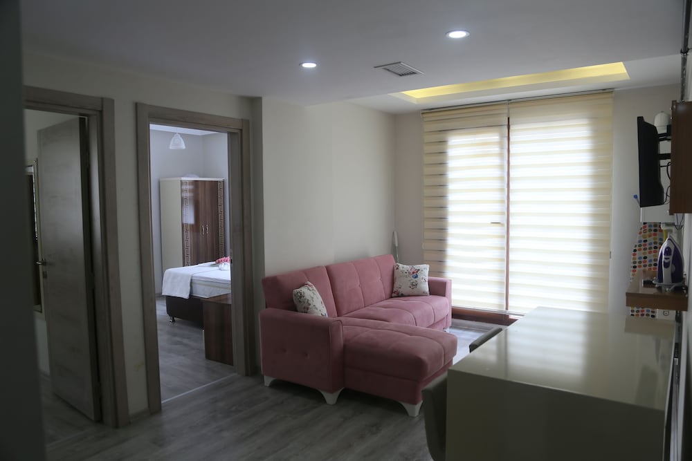 Apartment, 2 Bedrooms, Partial Sea View