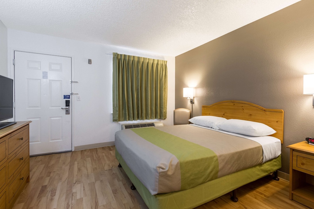 Standard Suite, 1 Queen Bed, Accessible, Non Smoking photo 1